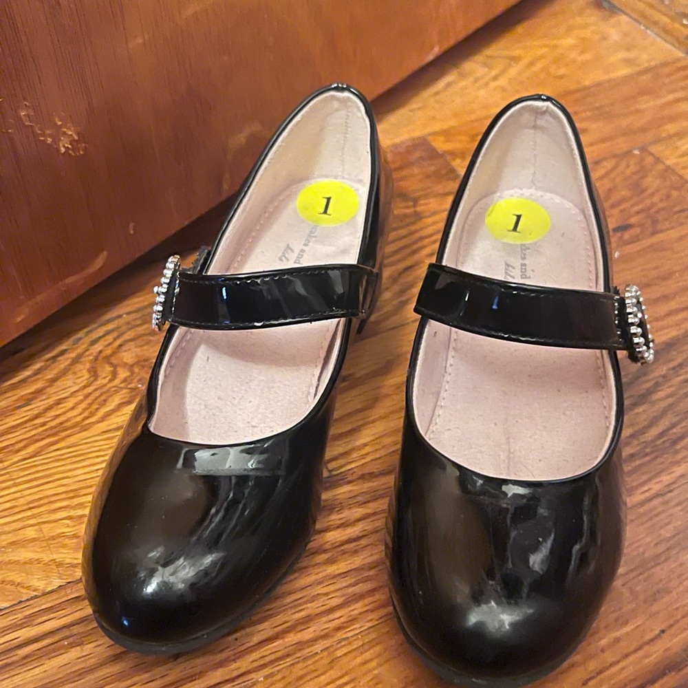 cupcakes & cashmere Black Kids Dress Shoes